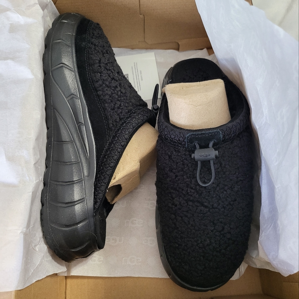 Womans size 11 Ugg Westsider Hybrid slide